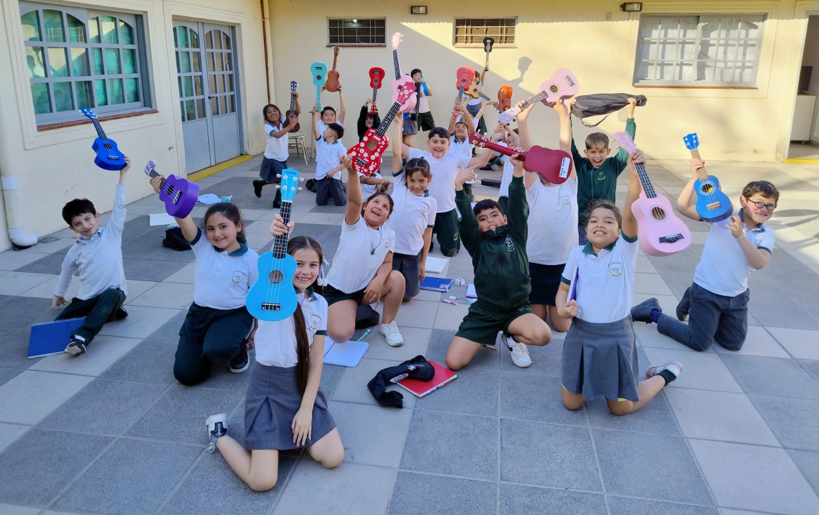 Estudiantes en clase de arte